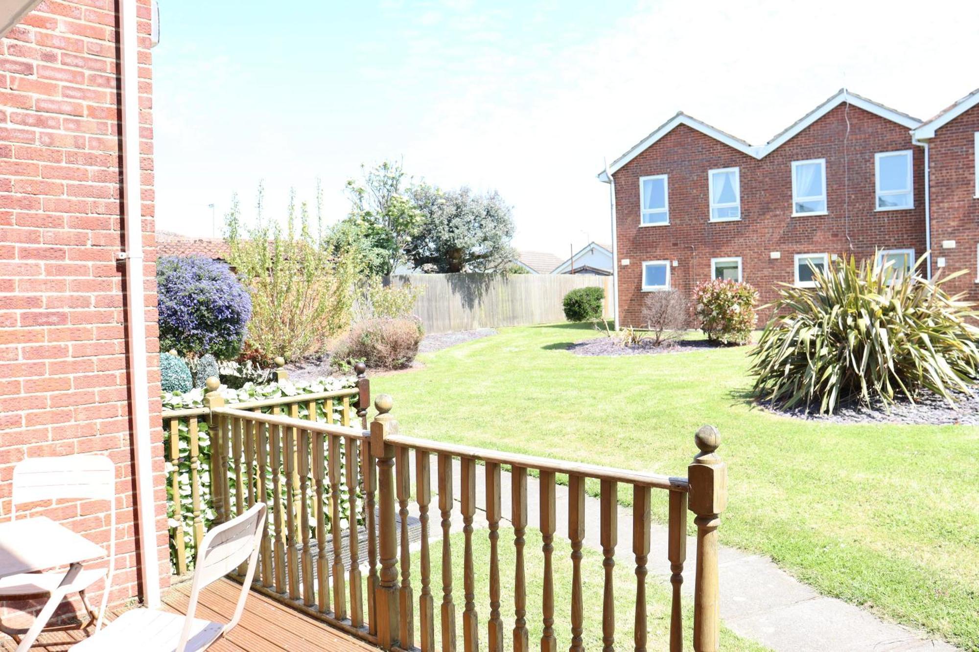 Corton Retreats At Waterside Park Villa Exterior photo