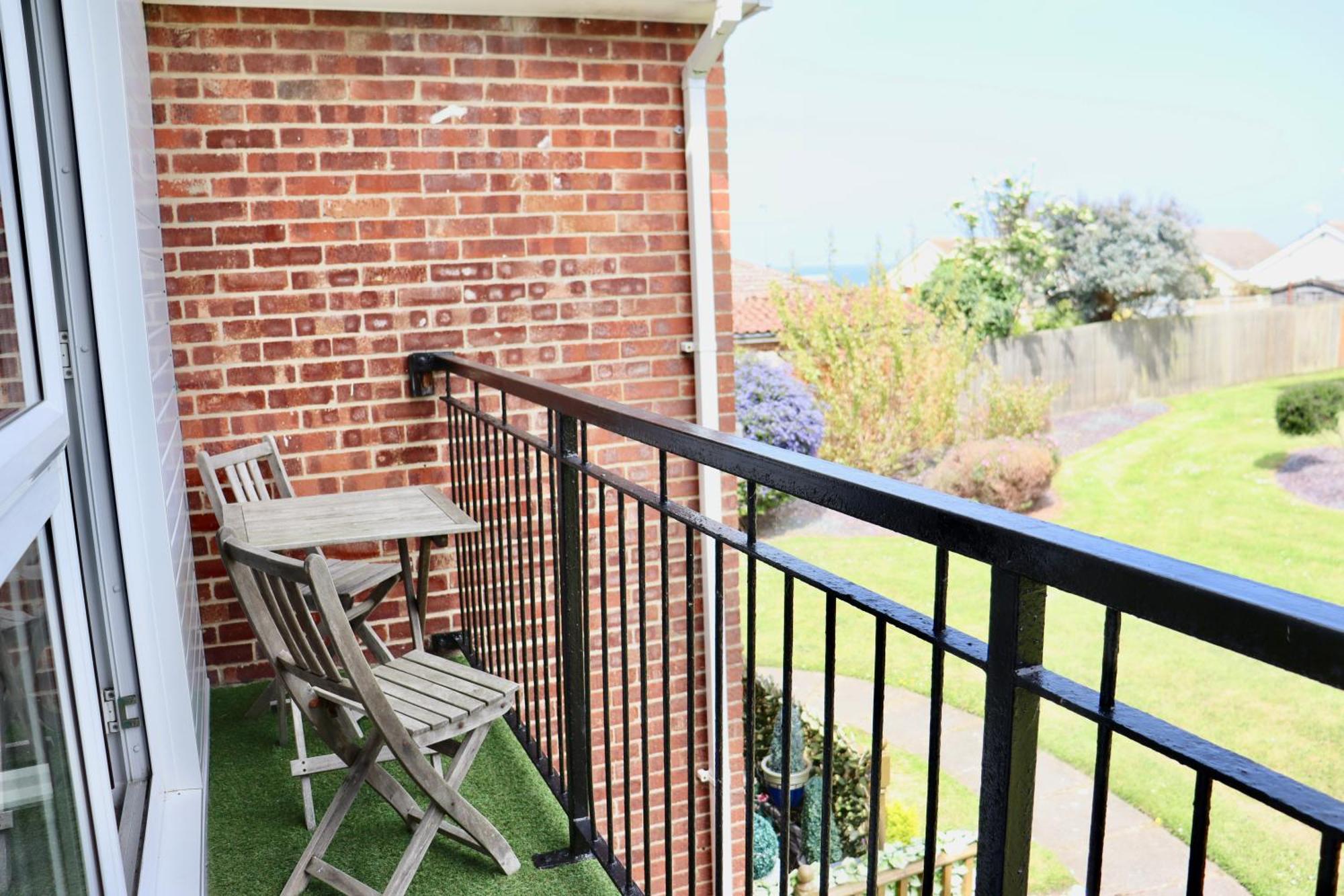 Corton Retreats At Waterside Park Villa Exterior photo
